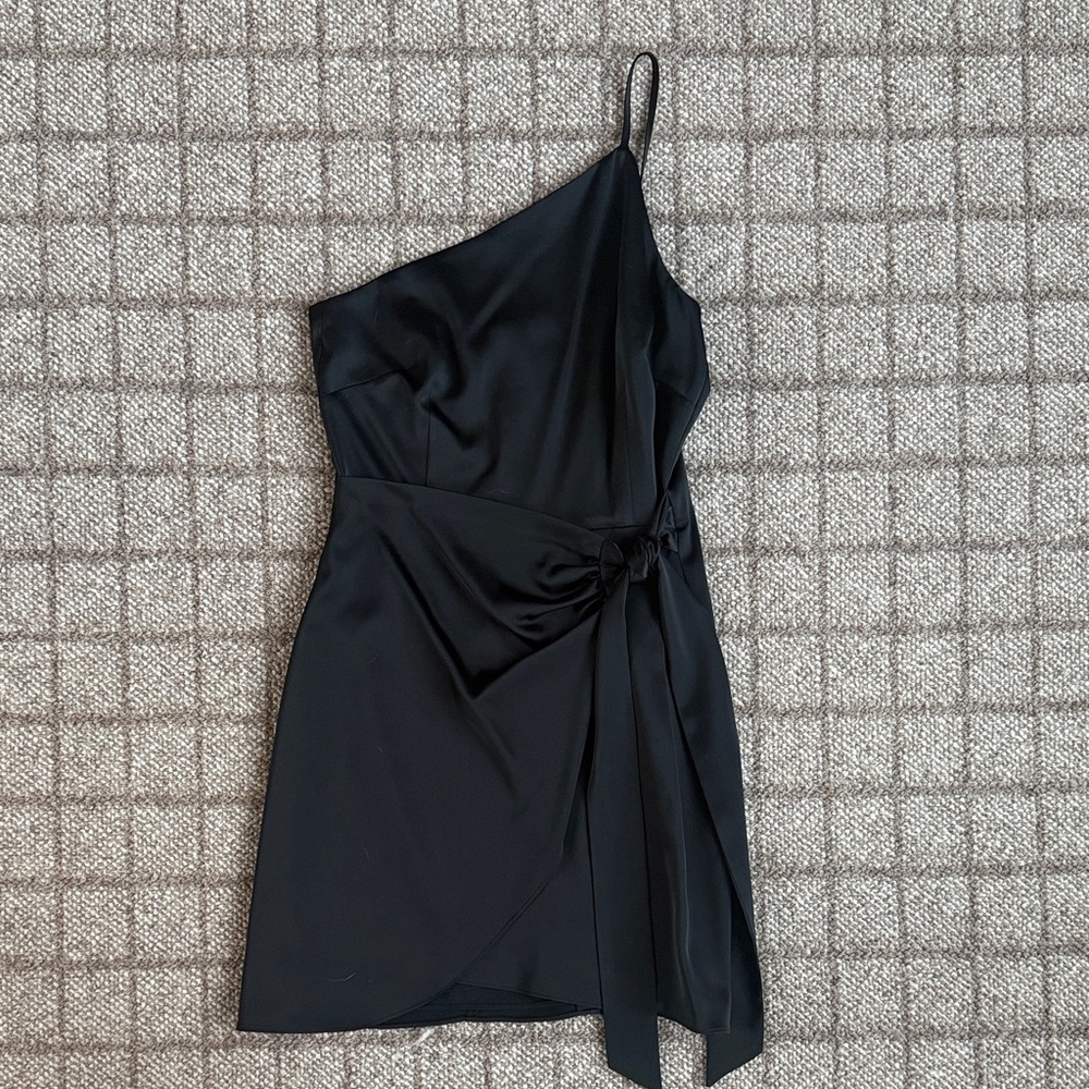 NWOT Women’s Gianna Bini Black One Shoulder Satin Mini dress. Size 4